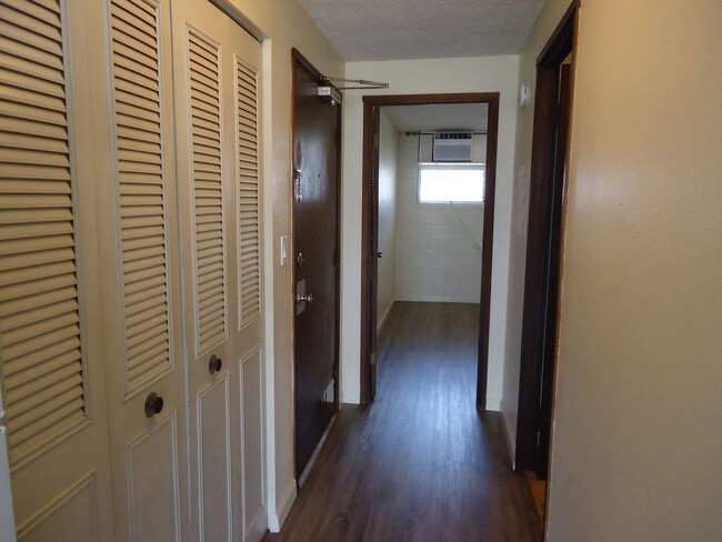 Building Photo - Aloha Lani 1 Bedroom, 1 Bath, 1 Covered Pa...