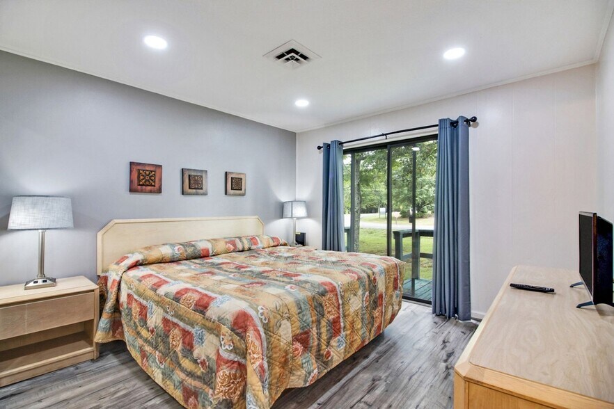 Building Photo - 8005 Cherokee Trail