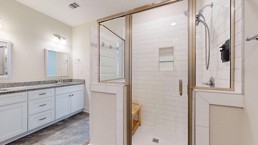 Building Photo - Owens Crossing Townhome