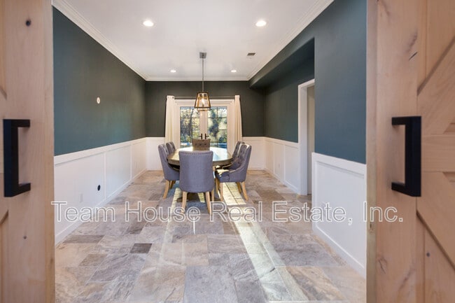 Building Photo - 22324 Circle J Ranch Rd