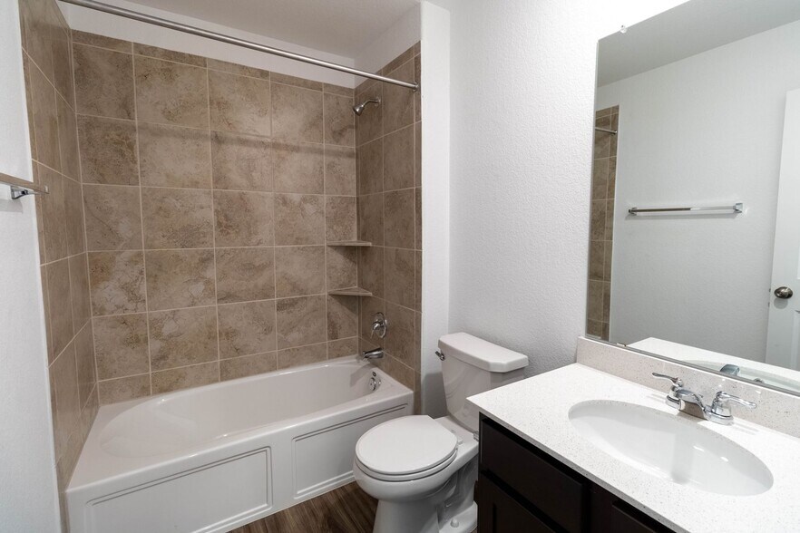 Building Photo - 5601 Bellissima Way