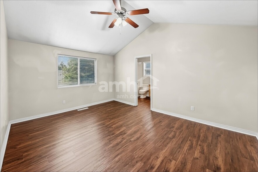 Building Photo - 2530 Cimmaron Dr