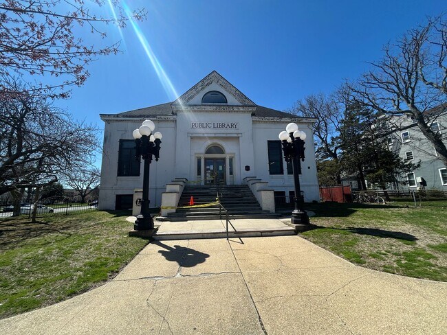 Building Photo - 1224 Monroe Ave