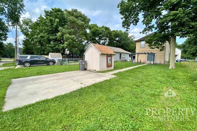Building Photo - 2842 Highland Pl