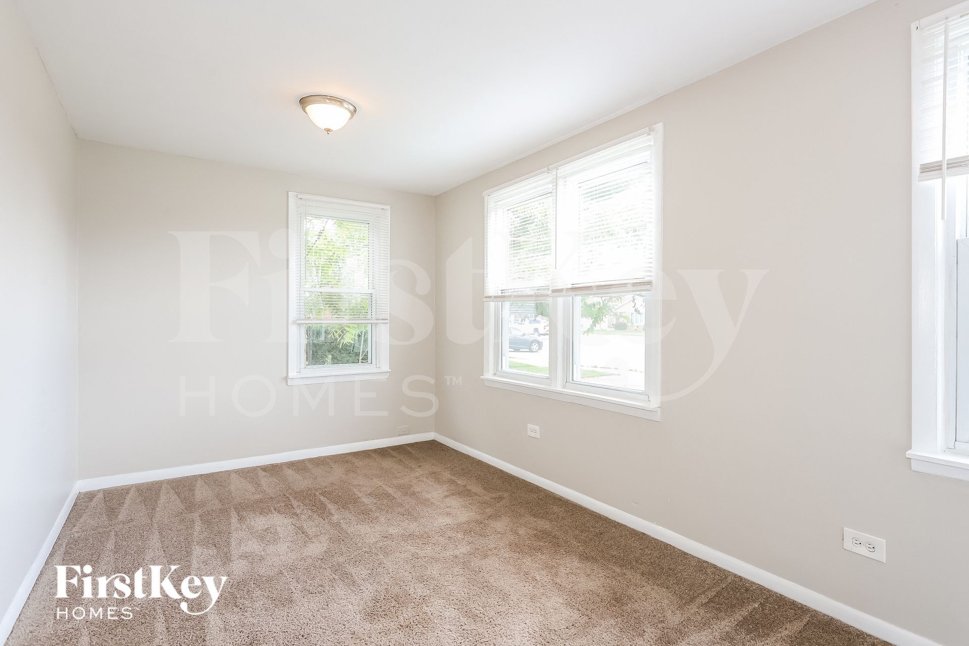 Building Photo - 7803 S Central Ave