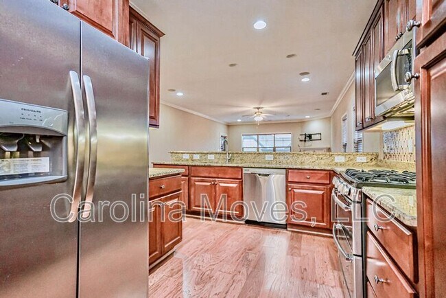 Building Photo - 213 Bell Heather Ln
