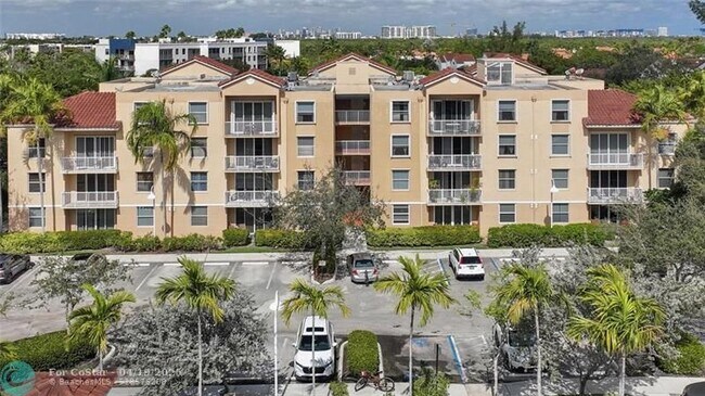 Building Photo - 529 E Sheridan St