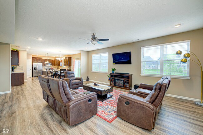 Building Photo - 1728 Gordon Dr