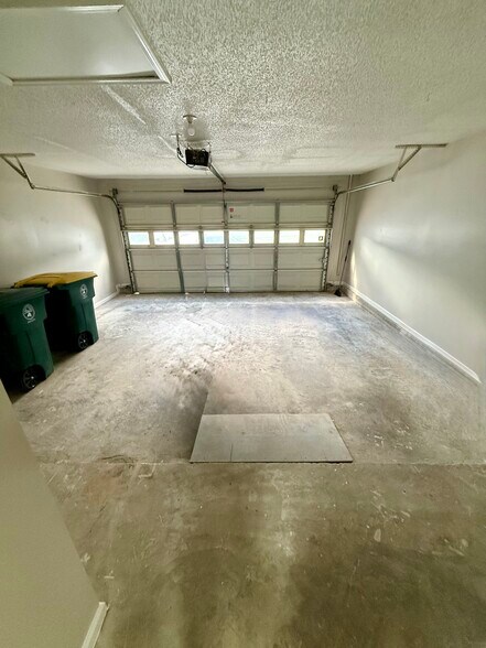 Building Photo - 4084 Stillwood Dr