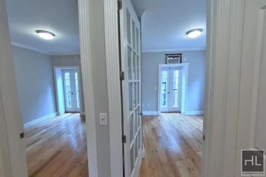 Building Photo - Second Avenue