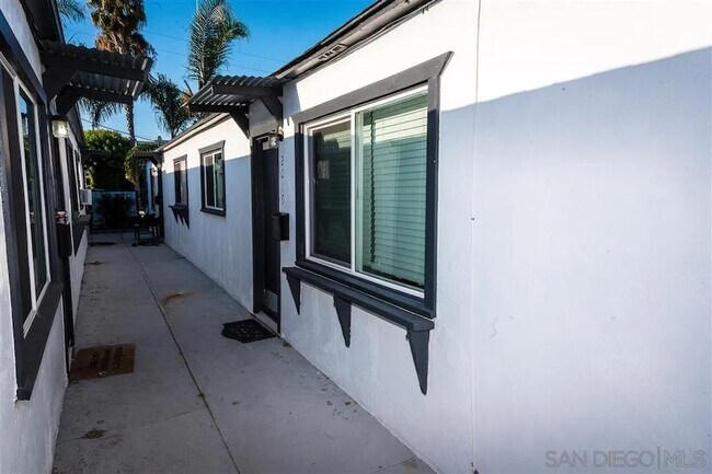 Building Photo - 2019 Reed Ave