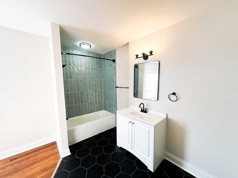 Building Photo - 3333 California Ave