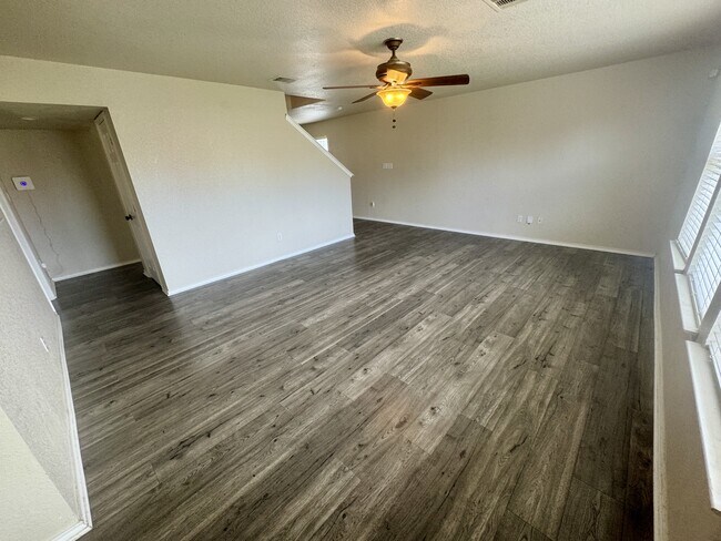 Building Photo - 8755 Sunview Park