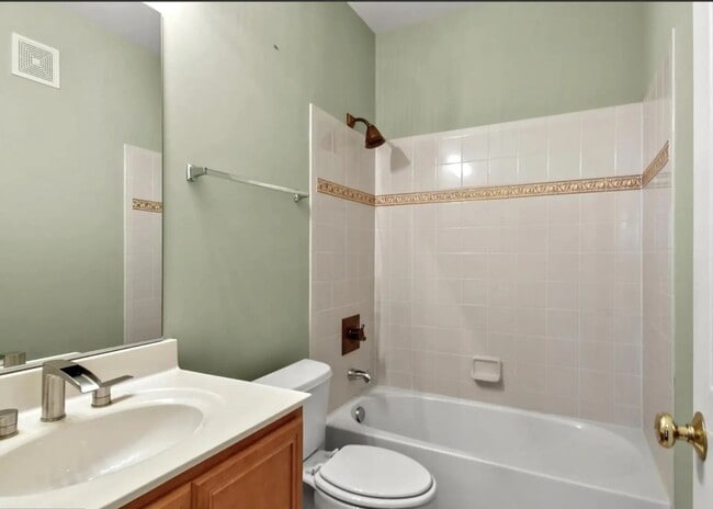 Building Photo - 43865 Hickory Corner Terrace