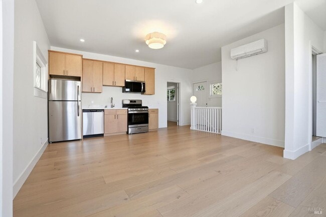 Building Photo - 172 Bella Vista Ave