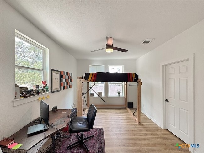 Building Photo - 1200 Willow Dr
