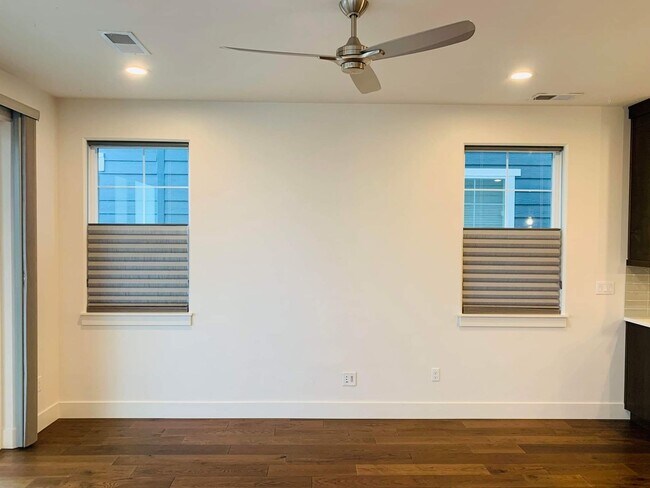 Building Photo - Stunning Home in Harris Ranch with Community Pool!