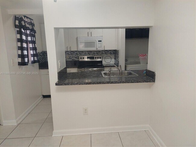 Building Photo - 860 NE 209th Terrace