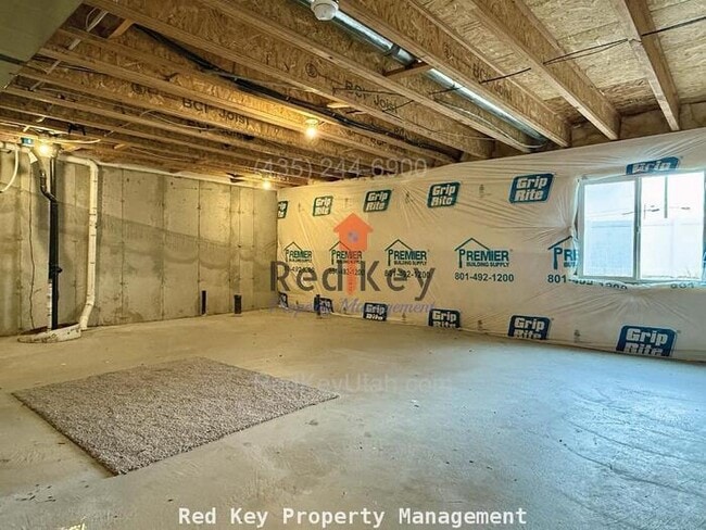 Building Photo - Wayne Way Townhouse