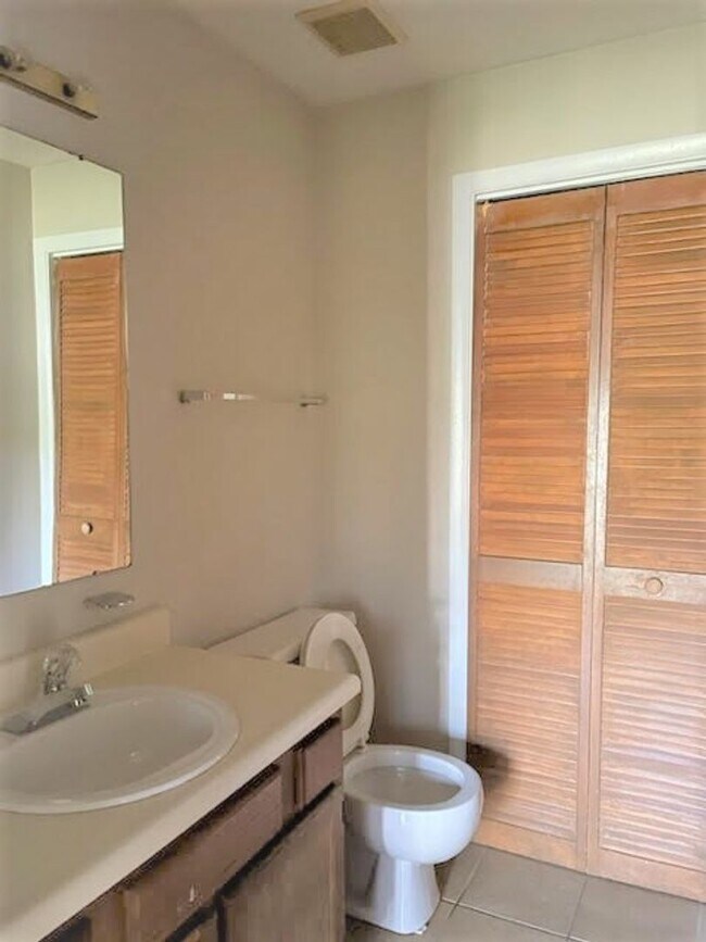 Building Photo - Briarcliff Condos
