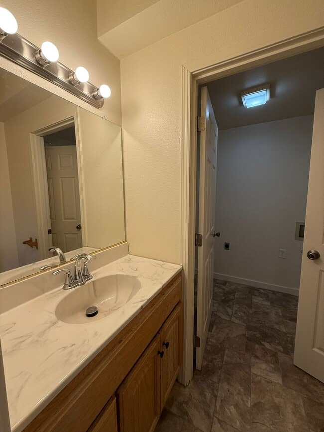 Building Photo - $500 Off Move In Costs!! Updated Farm House