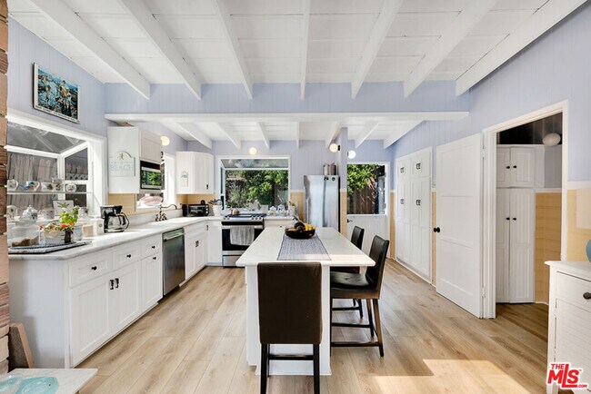 Building Photo - 24528 Malibu Rd