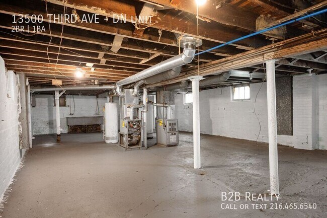 Building Photo - 13500 THIRD AVE-DN unit