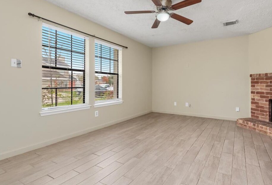 Building Photo - 10038 Spring Place Dr