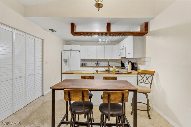 Building Photo - 15514 Crystal Lake Dr