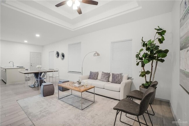 Building Photo - 25 Shavano Dr