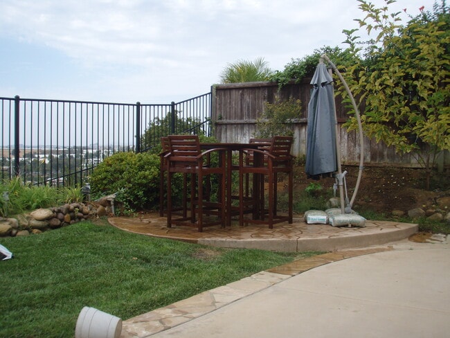 Building Photo - 1520 Sapphire Dr