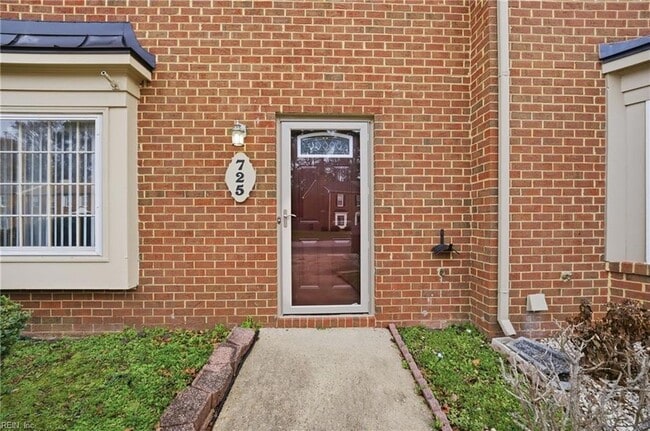 Building Photo - 725 Mill Landing Rd