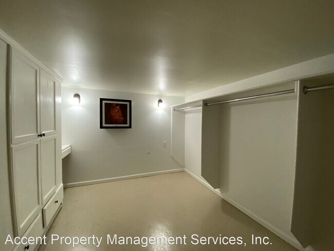Building Photo - 1915 S Delaware Pl