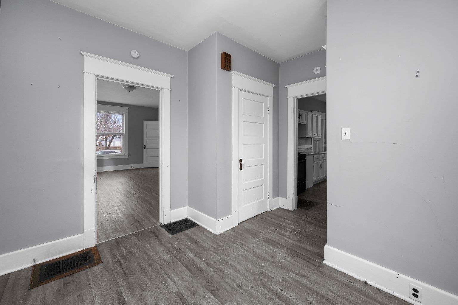 Building Photo - 1321 W 13th St