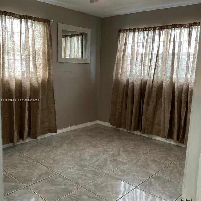 Building Photo - 337 Phippen Waiters Rd