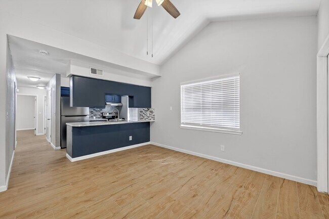 Building Photo - Affordable home in a Central Location!