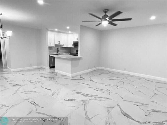 Building Photo - 954 Normandy Trail