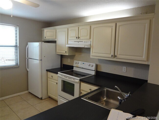 Building Photo - 10131 W Sunrise Blvd