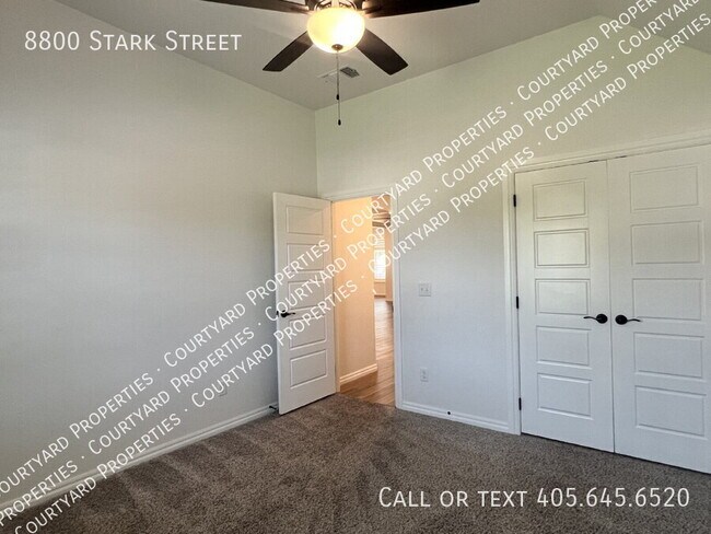 Building Photo - 8800 Stark St