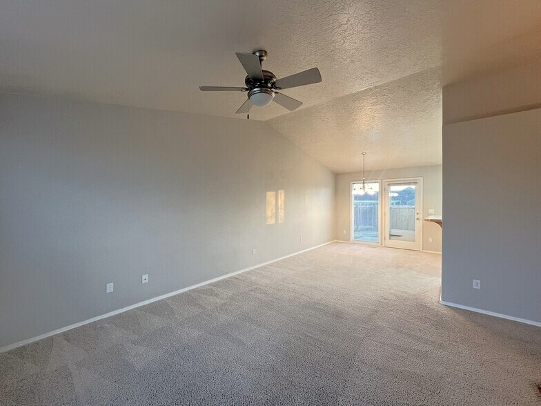 Building Photo - 4160 E Carnation Ct