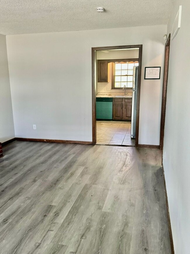 Building Photo - Ditzler Duplex