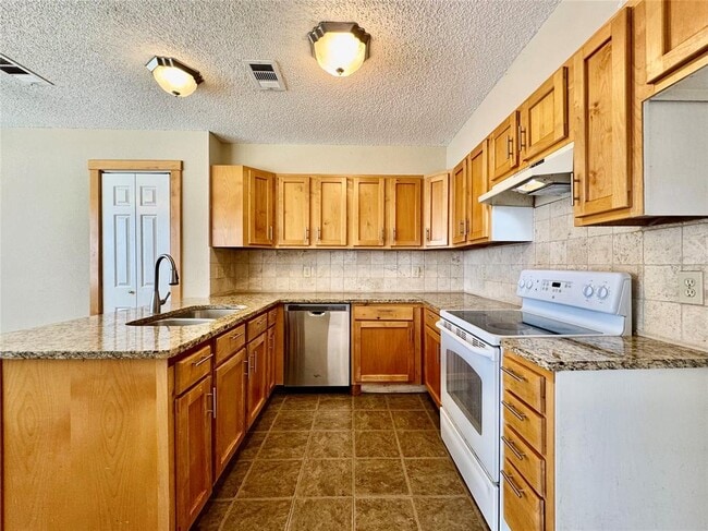 Building Photo - 6300 Westlane