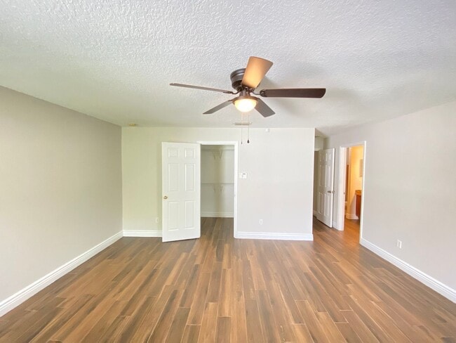 Building Photo - 15353 Perdido Dr