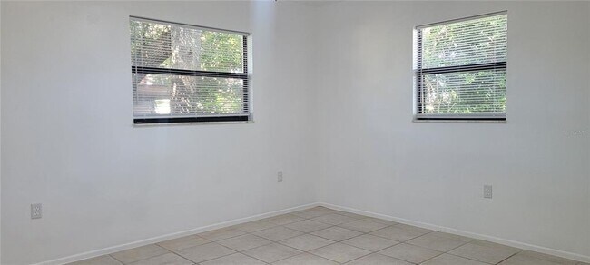 Building Photo - 2461 Dryer Ave