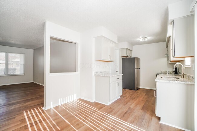 Building Photo - 5761 Ricardo Dr