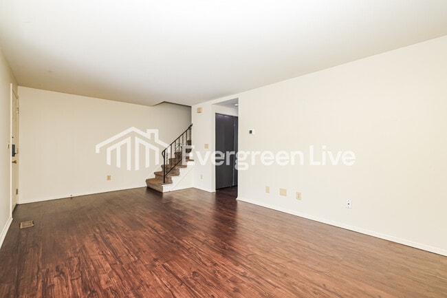 Building Photo - Coming Soon!