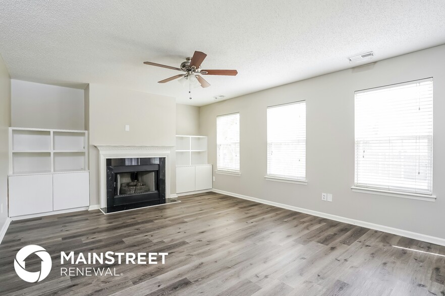 Building Photo - 4716 Triple Creek Dr