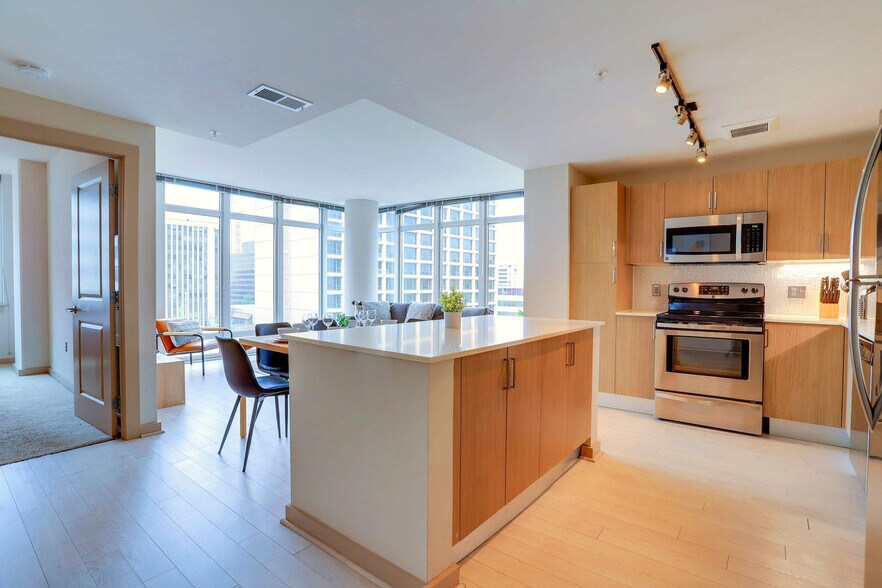 Building Photo - 22202 18th St S