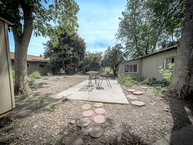 Building Photo - Arnold House