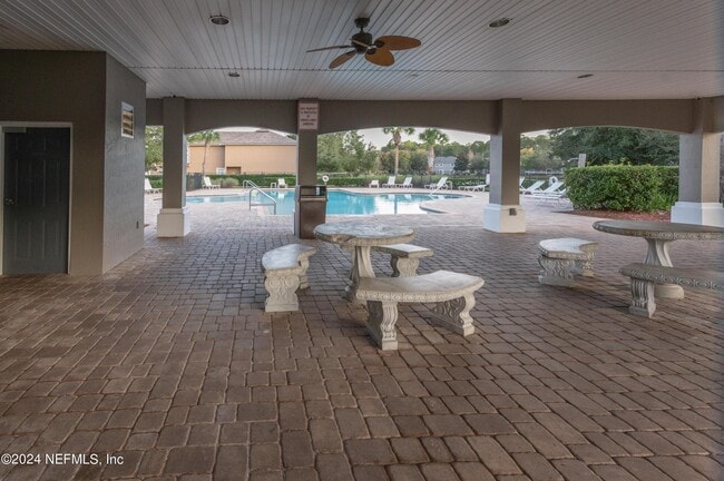 Building Photo - 807 Scrub Jay Dr